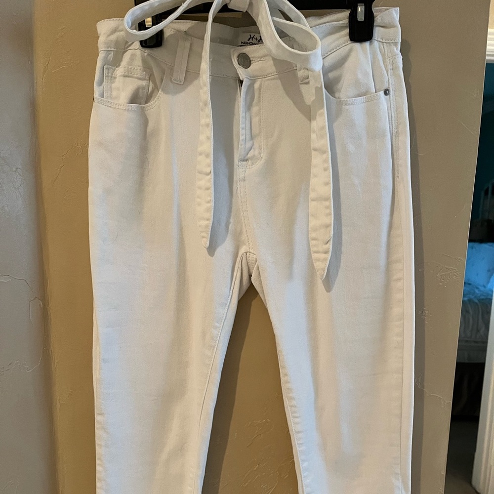 H&H Harmony & Havoc White Denim Stretch Capris Size 8 Inseam 22 Tie Belt